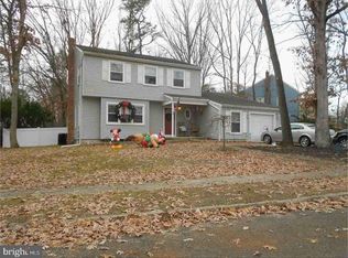 8 Sturbridge Dr, Sicklerville, NJ 08081