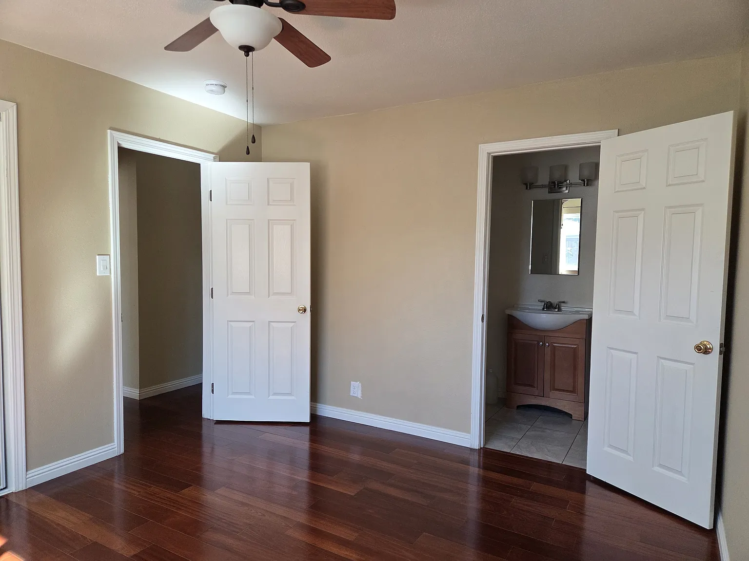 5 bed, 1820 sqft, $5,500 — Photo 4
