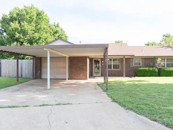 718 Choctaw Dr, Enid, OK 73701