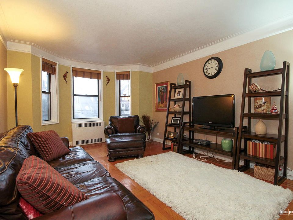 Living room View 1