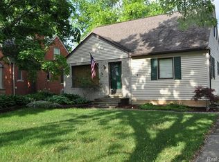 124 Exmoor Rd, Waterford, MI 48328