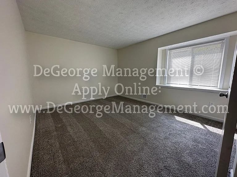 Pine Ridge Apartments — Photo 29