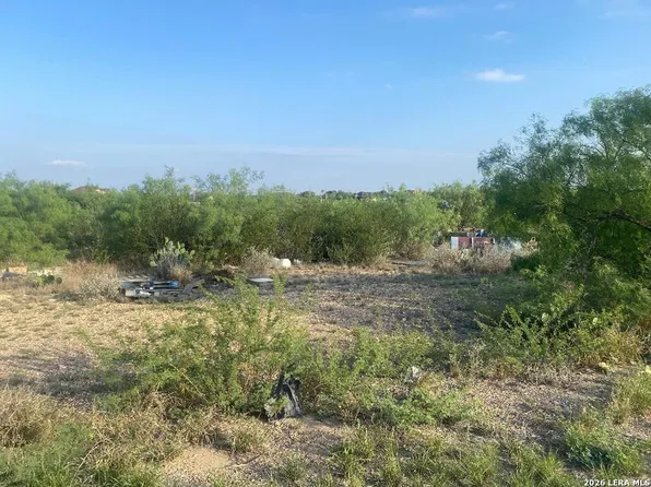 231 Ghost Rider Dr, Eagle Pass, TX 78852