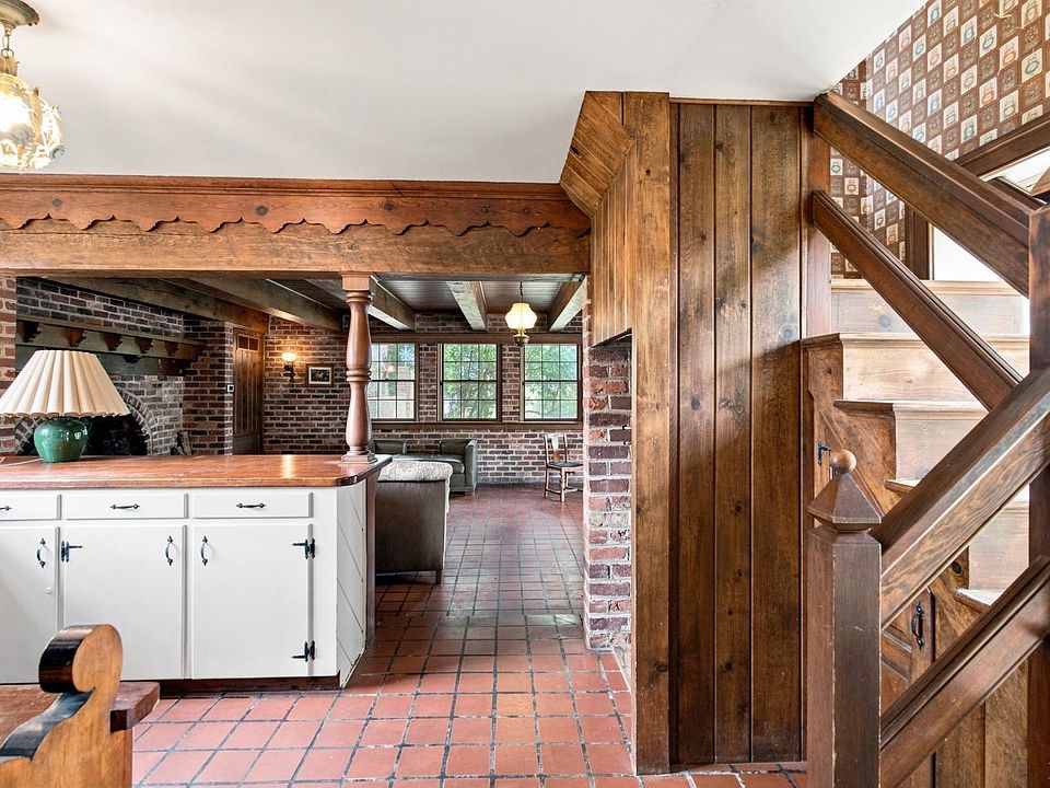 31st image of 841 Earley Farm Rd