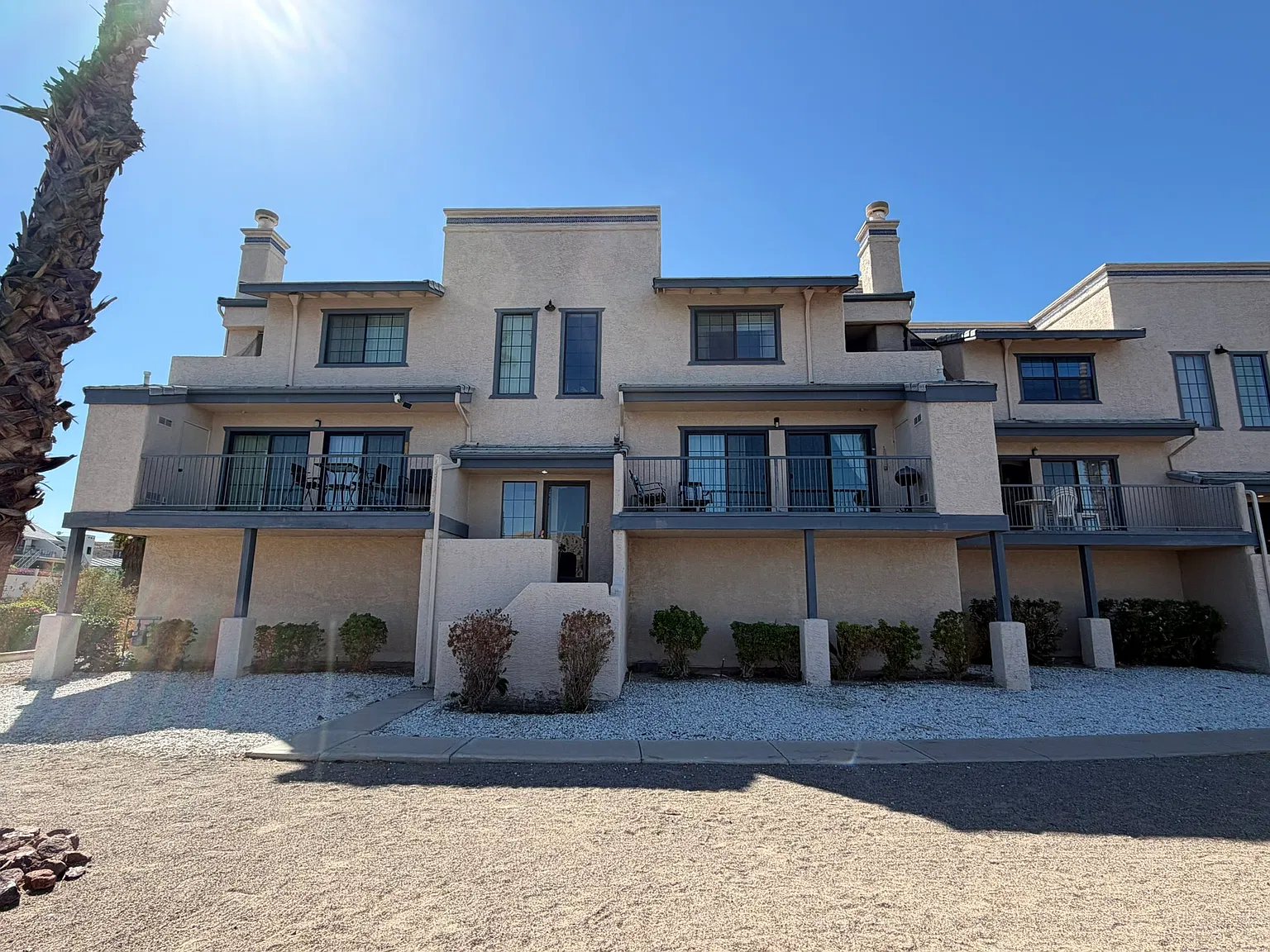 3 bed, 2.5 bath, 1373 sqft, $2,500 — Photo 3