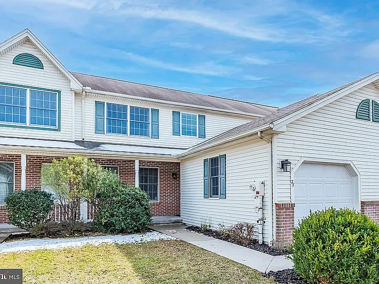 27 Lenox Ct