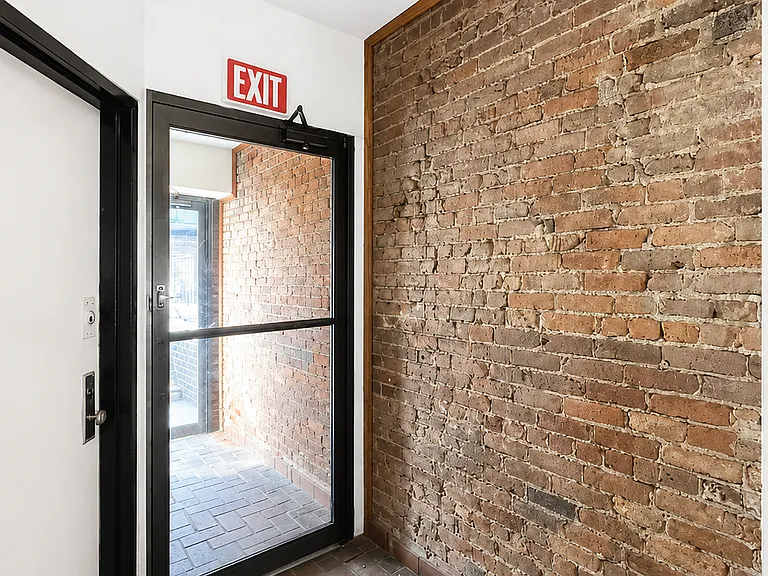 313 E 14th St #3A — Photo 2