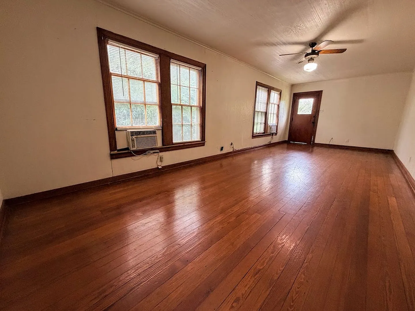 2BR apartment with private entrance in Lake Charles | Located Behind Front House — Photo 3