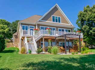 179 Waltonian Ter, Fox Lake, IL 60020