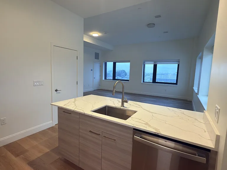 1077 Commonwealth Ave #426D — Photo 8