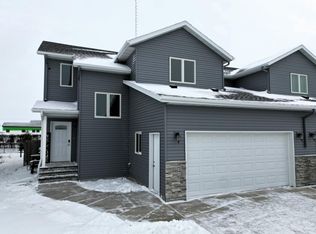 4864 Westminster Dr, Moorhead, MN 56560