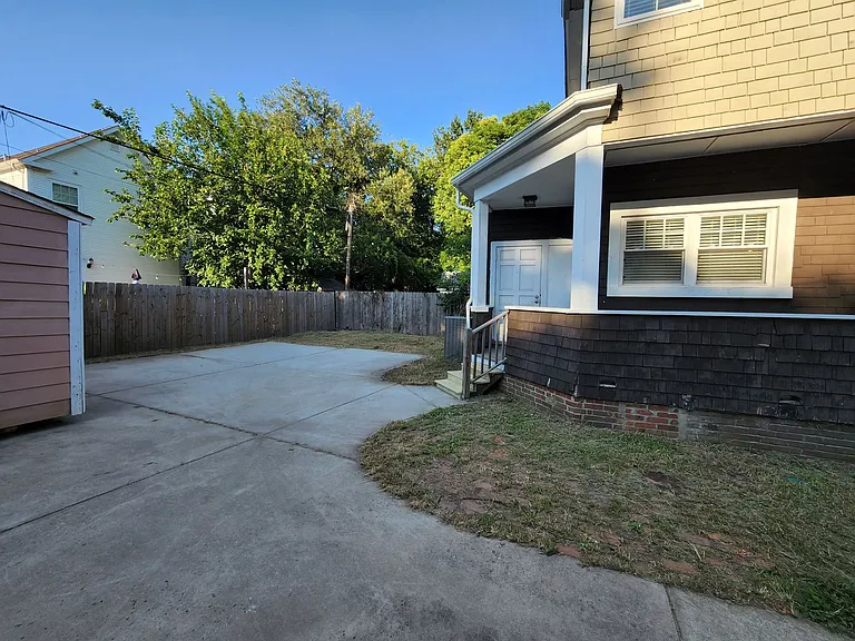 710 W 36th St — Photo 19