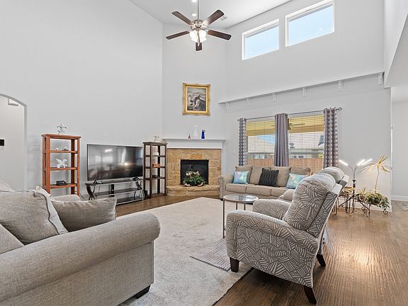 2nd image of 15105 Fleet Hill Rd