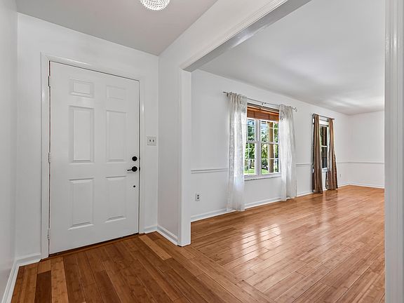 4th image of 2357 Braeburn Cir