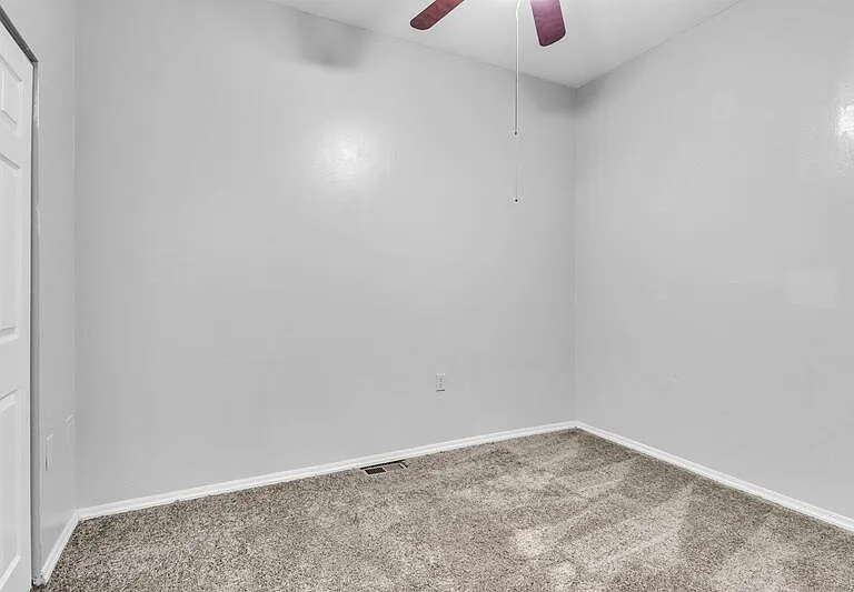 226 W Monument St #1R — Photo 14