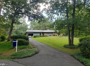 987 Millwood Rd, Great Falls, VA 22066