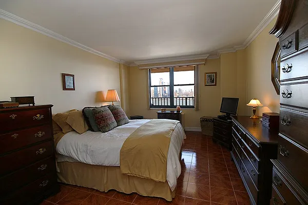 Sold by Hudson View Realty LLC | media 12