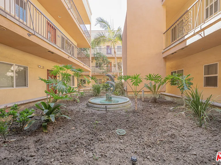 626 E Orange Grove Ave #105 — Photo 33