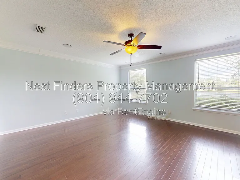 112 Woodfield Ln — Photo 10