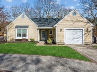 4 Ascot Pl, Coram, NY 11727