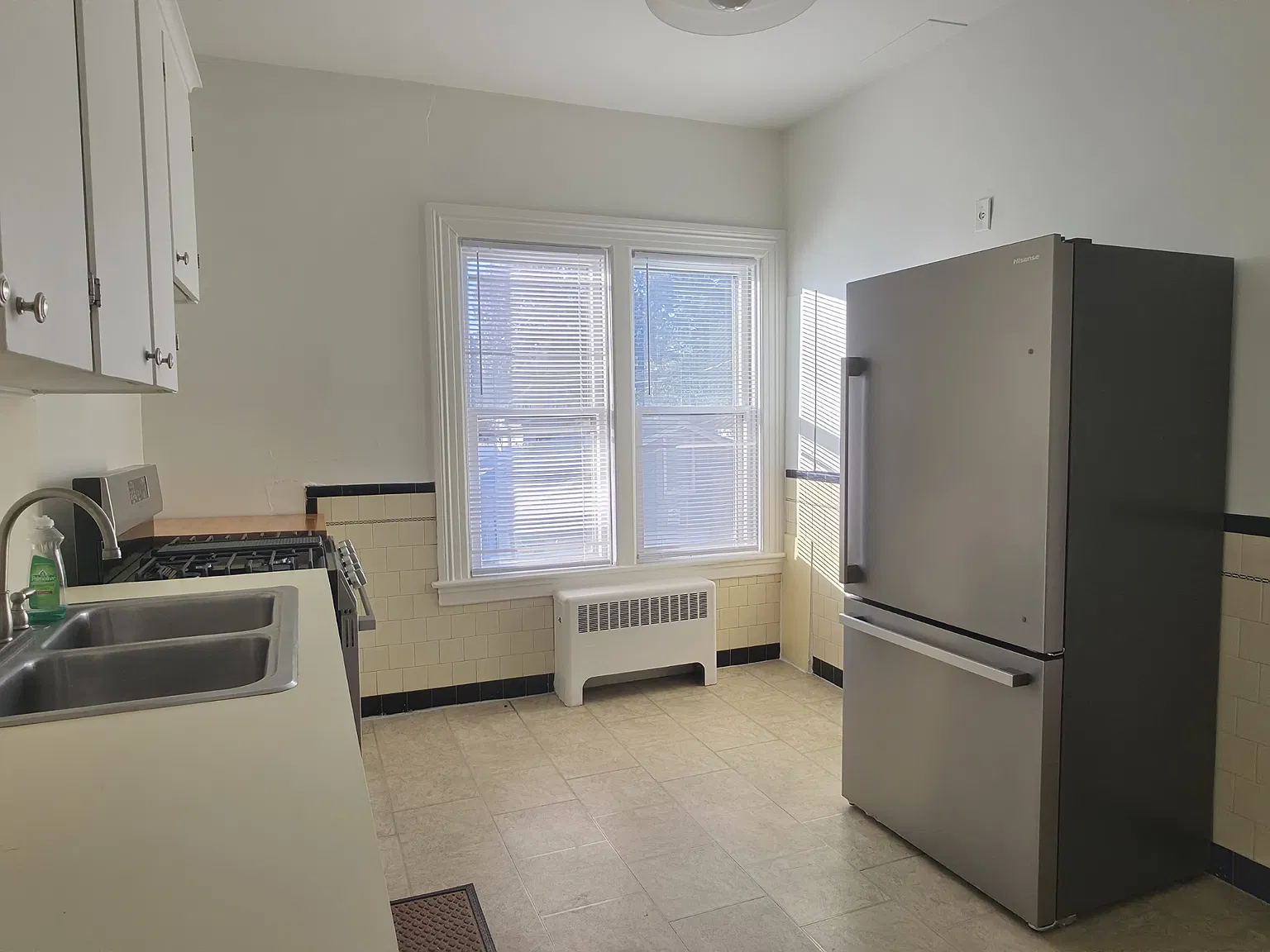 1 bed, 750 sqft, $1,600 — Photo 4