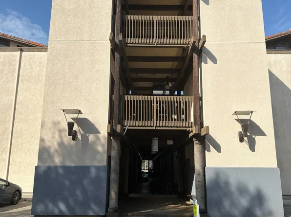 7302 Marina Pacifica Dr S, Long Beach, CA 90803