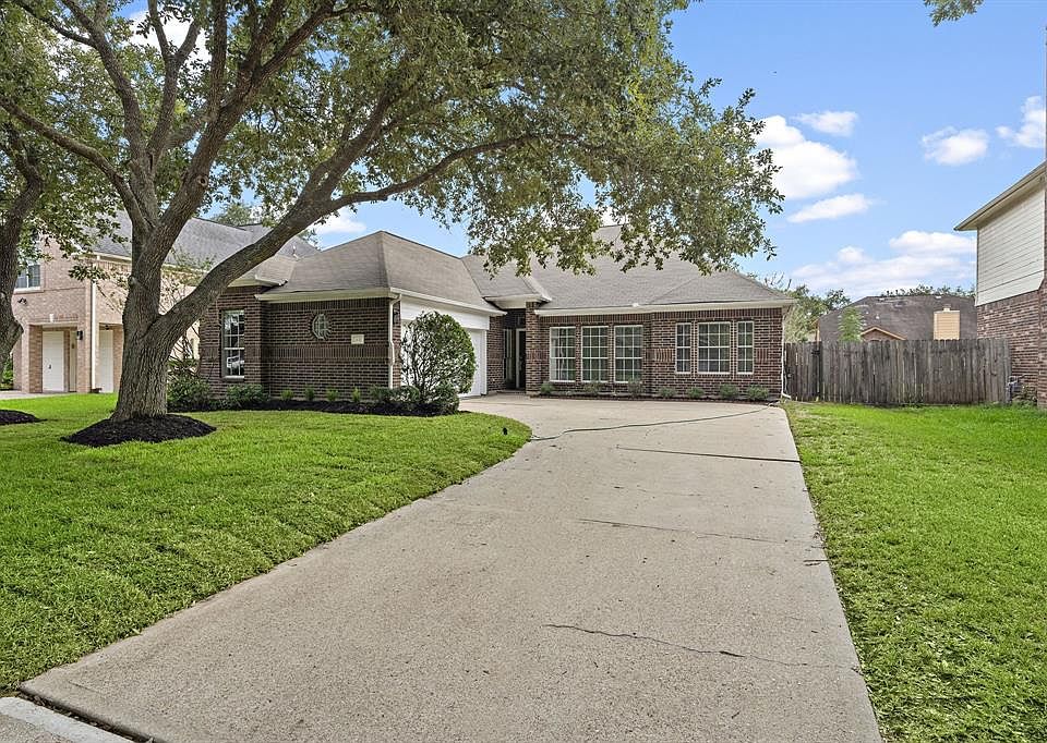 1st image of 431 High Meadows Drive