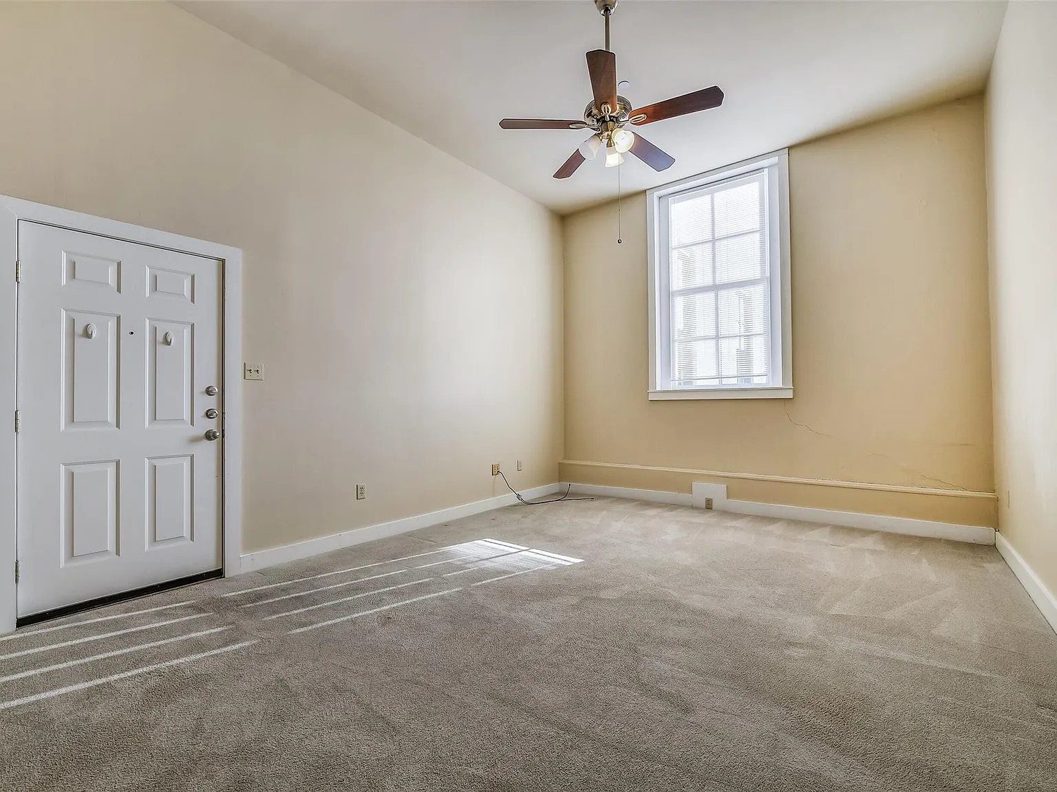 2309 Harborside Dr — Photo 2