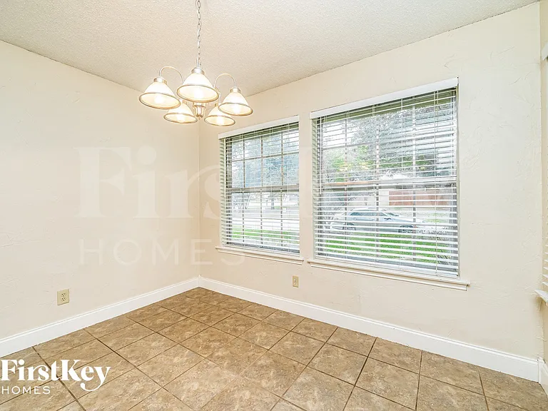 5624 Lordsburg Trl — Photo 5