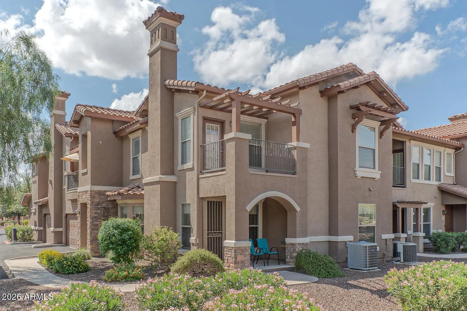 2 bed, 1.0 bath, 950 sqft, $1,600 — Photo 1