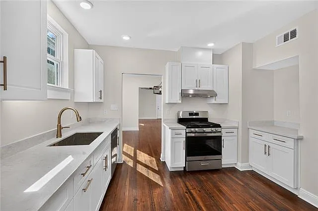 3 bed, 2.0 bath, 1732 sqft, $2,700 — Photo 4