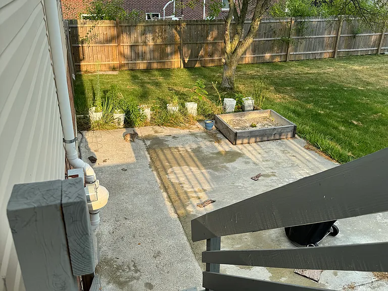 115 Heston Dr — Photo 2