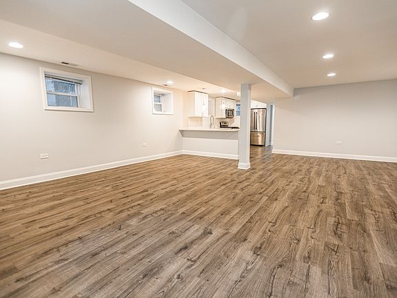 4th image of 2127 N Sheffield Ave #2