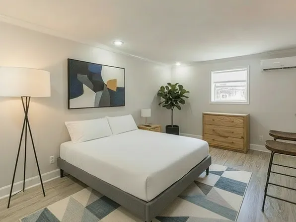 French Quarter Apartments