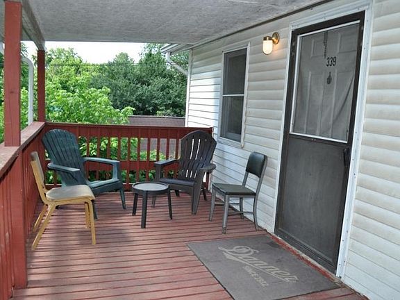 4th image of 339 Madison St