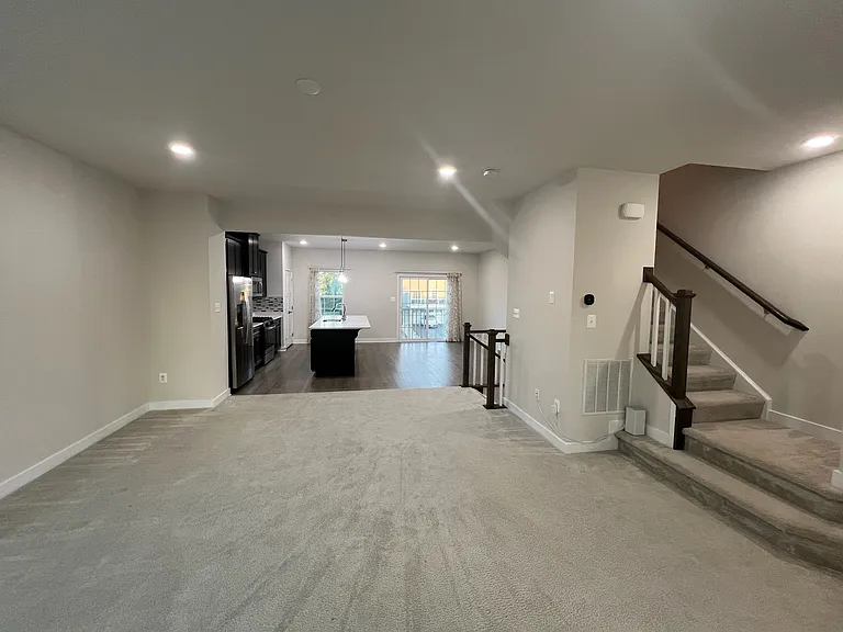 716 Kalmar Ln — Photo 11