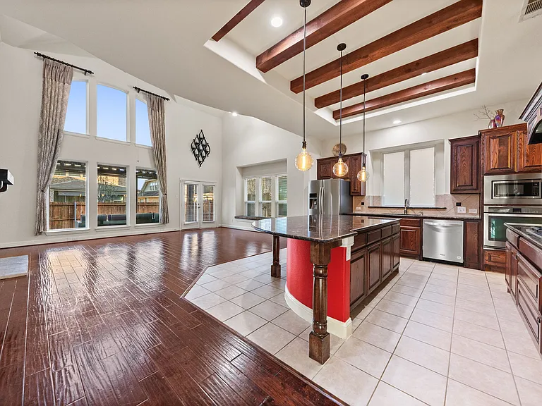15520 Mayflower Trl — Photo 13