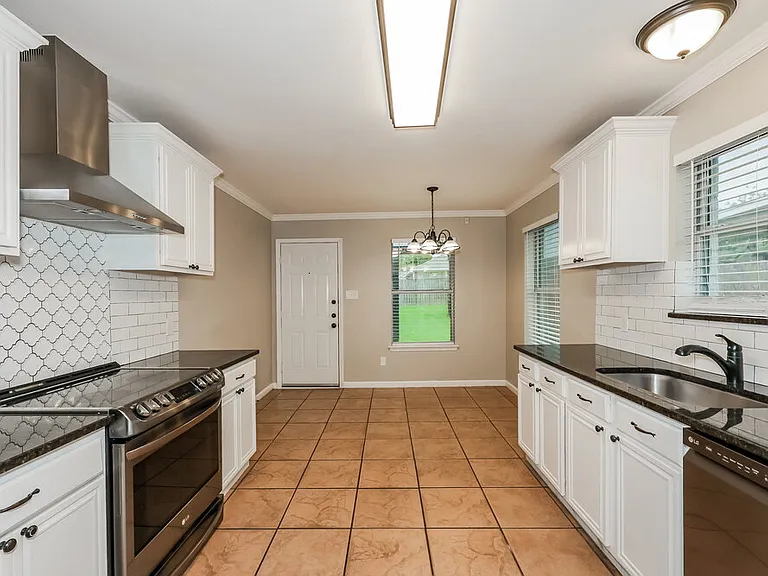 6101 Rising Meadow Dr — Photo 8