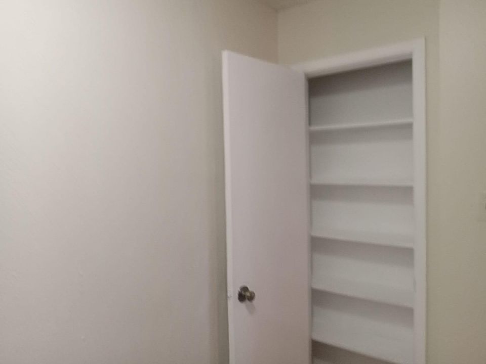 1st image of 7 E Mountain Ln #7