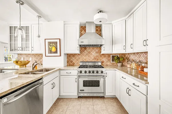 Sold by Compass | media 3