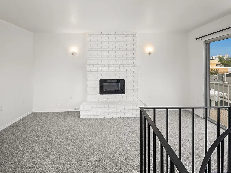 3925 Hawk St — Photo 28