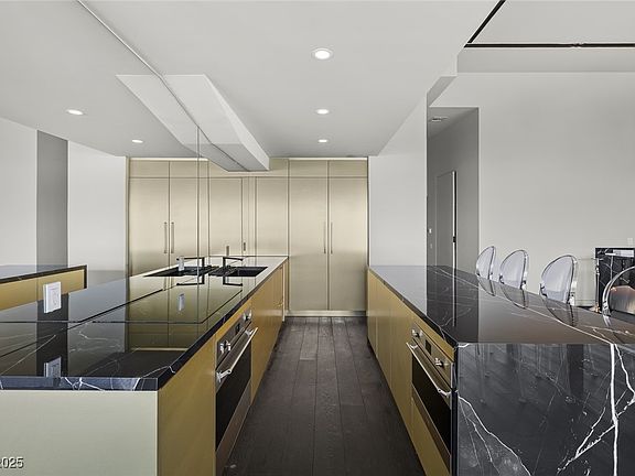 4th image of 3111 Bel Air Dr Unit 27E