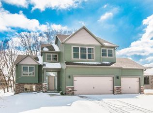 1962 Fieldstone Rd SW, Rochester, MN 55902