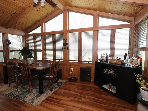 3rd image of 1717 Southdale Dr