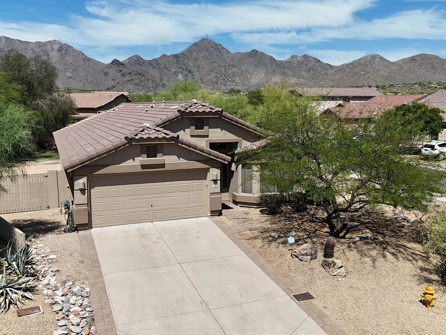 4 bed, 2.0 bath, 1837 sqft, $3,800 — Photo 3
