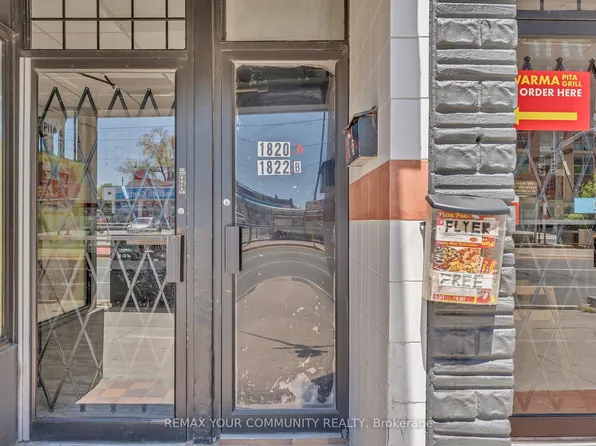 1822 Saint Clair Ave W #B, Toronto, ON M6N 1J5