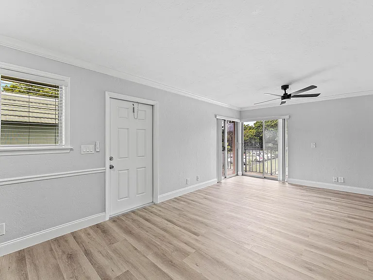 1866 Fairview Villas Dr #3 — Photo 6