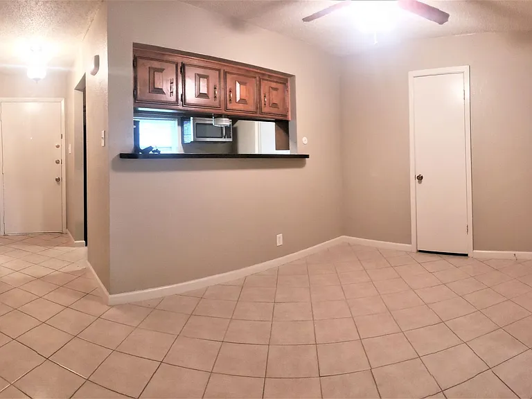 7604 Bridges Ave #B — Photo 2