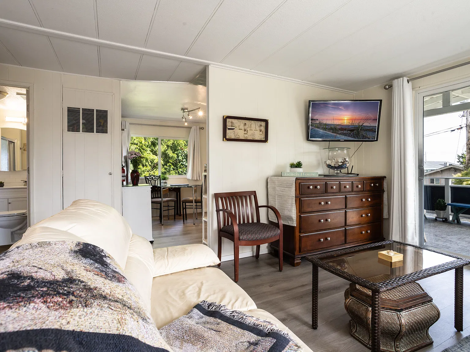 2 bed, 792 sqft, $2,000 — Photo 3