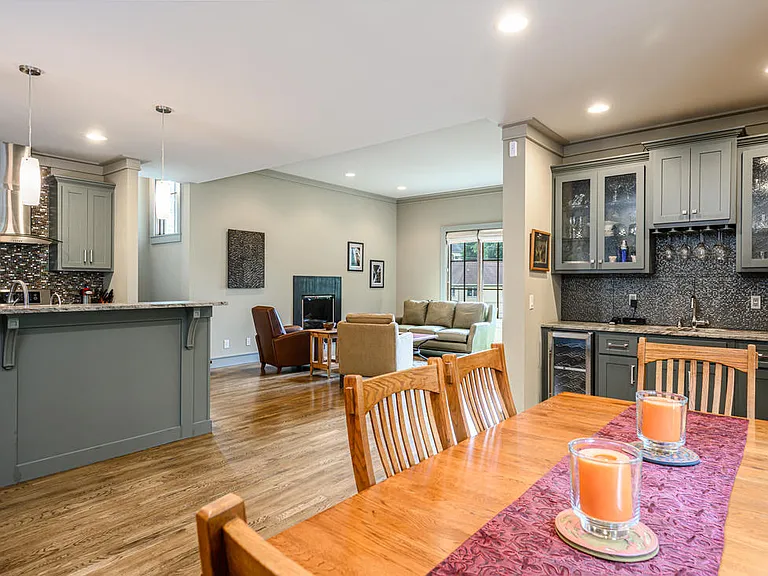 414 Stratford Rd — Photo 5